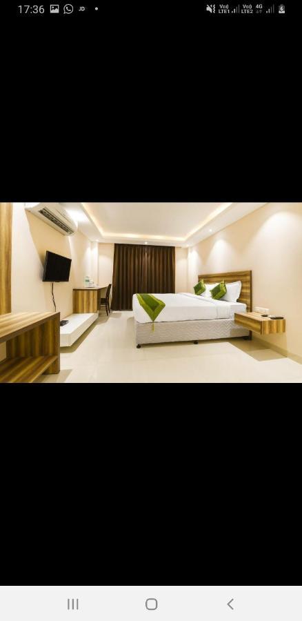 Aval International Hotel Gurgaon Exterior photo